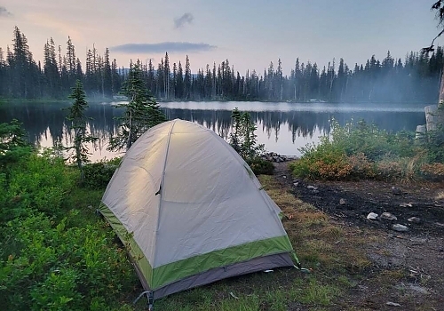  Campsite tent